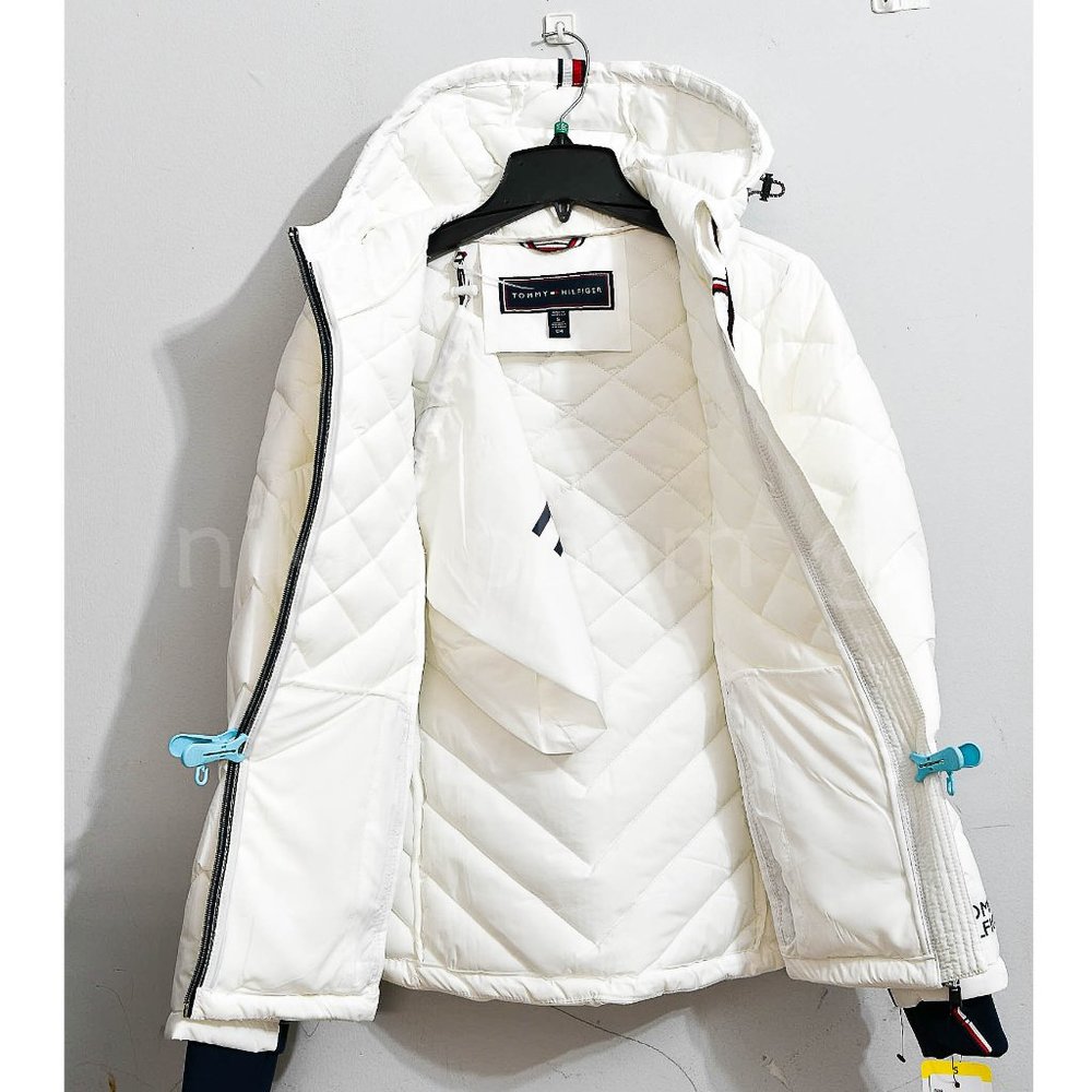 NWT Tommy Hilfiger Ladies' Packable Jacket in white - Picture 5 of 7
